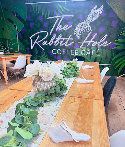 Comentarii opinii despre The Rabbit Hole Coffee Cafe