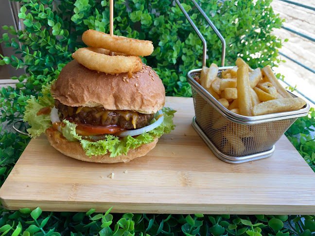 Comentarii opinii despre The Rabbit Hole Coffee Cafe