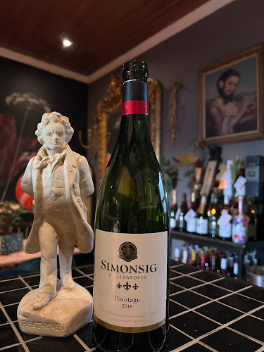 Bohemia Art Gallery & Wine Bar - Hospitality and gastronomy