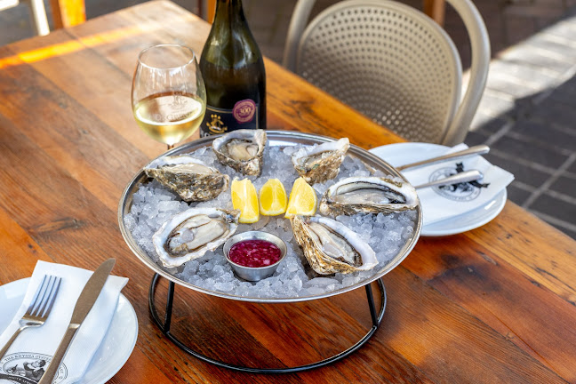 Knysna Oyster Company - V&A Waterfront Cape Town - Hospitality and gastronomy