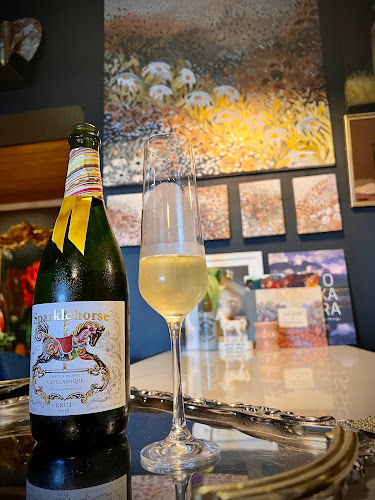 Comentarii opinii despre Bohemia Art Gallery & Wine Bar