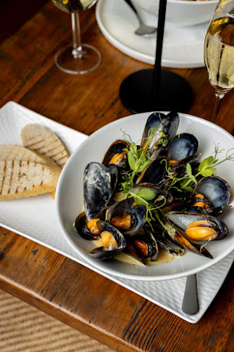 Knysna Oyster Company - V&A Waterfront Cape Town - Cape Town