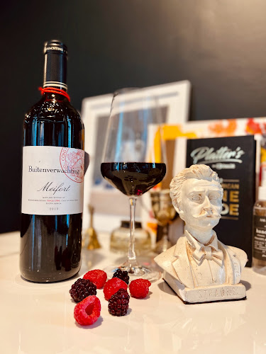 Bohemia Art Gallery & Wine Bar