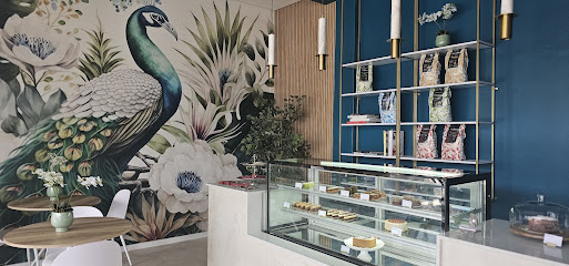 HAUTE - Boutique Patisserie