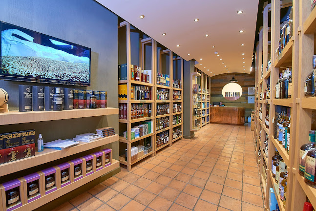 6th Rd, Hyde Park, Sandton, 2196