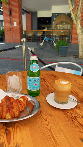 Lello’s Caffè Espresso Bar