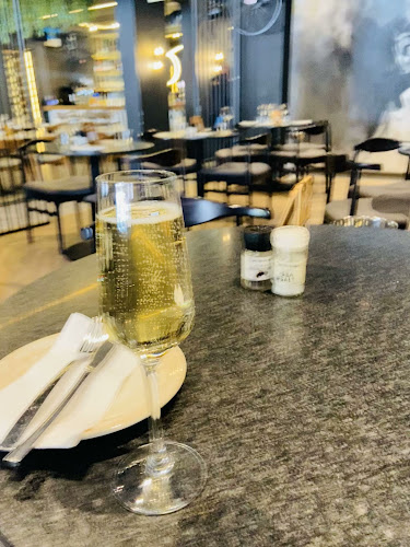 Opinii despre Therapy Restaurant în Cape Town - Hospitality and gastronomy