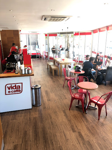 vida e caffè Roeland Street - Hospitality and gastronomy