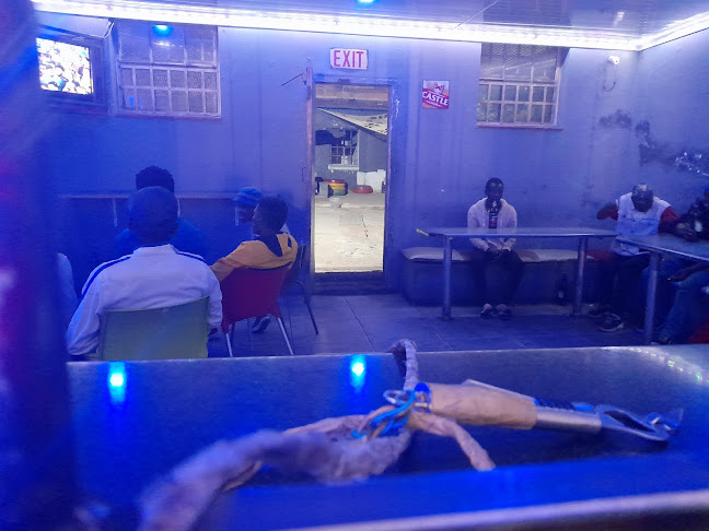 Le hot peri peri pub and restaurant