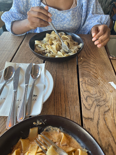 Opinii despre La Parada V&A Waterfront în Cape Town - Hospitality and gastronomy