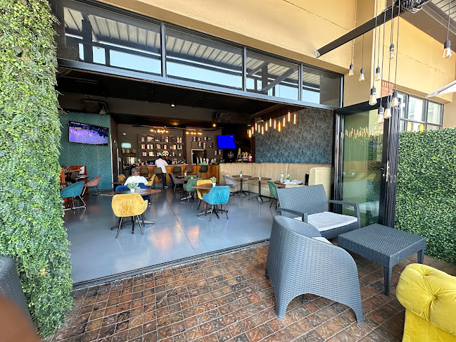 Carlswald Decor Centre, Cnr Harry Galaun Dr, Fifth St, &, Midrand, 1685