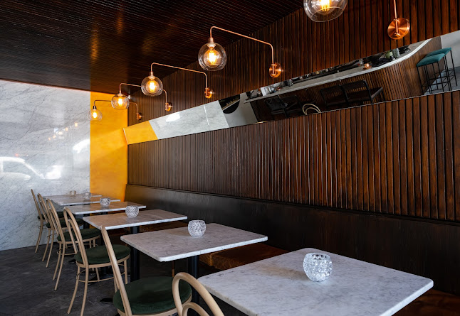 Una Más - Mezcaleria