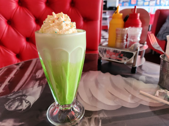 Opinii despre Roxy's Diner & Ice Cream Parlour în Welkom - Hospitality and gastronomy