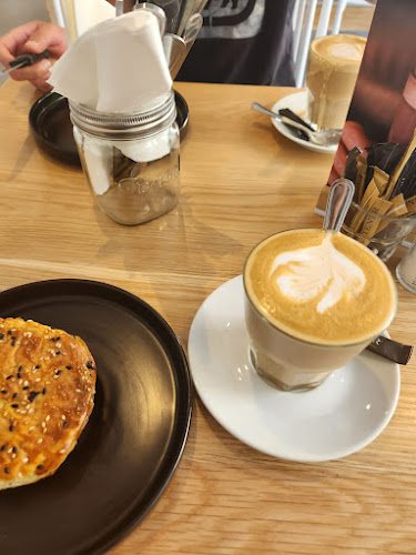 Opinii despre Bootlegger XS PineworX Halaal în Cape Town - Hospitality and gastronomy