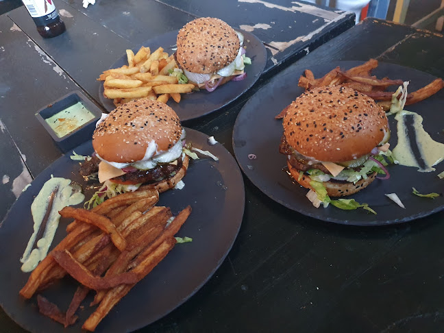 Opinii despre Home Town în Cape Town - Hospitality and gastronomy