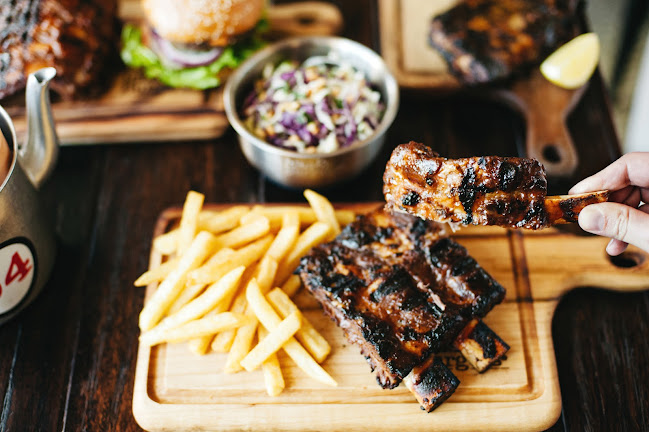 and, Corner Monument, Harvest Place, Blaauwklippen Ave, Glen marais, Kempton Park, 1619