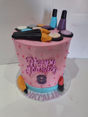 Comentarii opinii despre Hellen`s Cake Tin