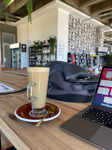 Opinii despre Hooked Coffee Co în Midrand - Hospitality and gastronomy
