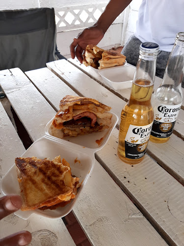 Comentarii opinii despre White House