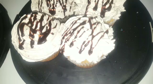 Comentarii opinii despre Thandi's Cakes