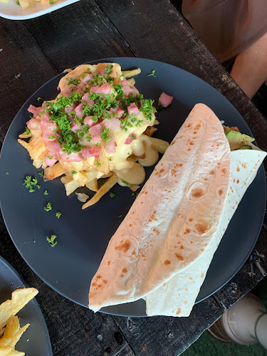 Make Me Chew - Hospitality and gastronomy