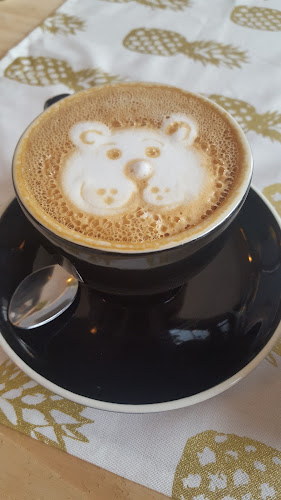 Opinii despre Hot Milk Coffee Shop în Cape Town - Hospitality and gastronomy