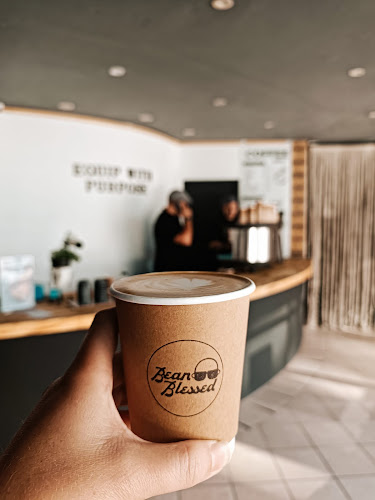 Comentarii opinii despre Bean Blessed Coffee