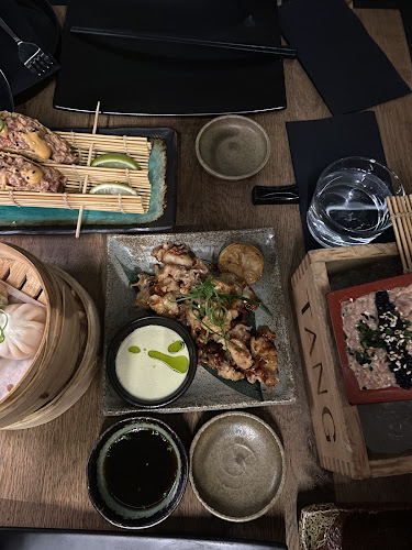 Opinii despre TANG Asian Luxury Restaurant & Bar Waterfront în Cape Town - Hospitality and gastronomy