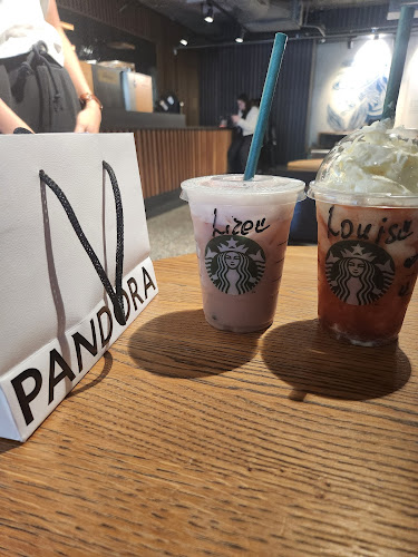 Starbucks Brooklyn Mall - Hospitality and gastronomy