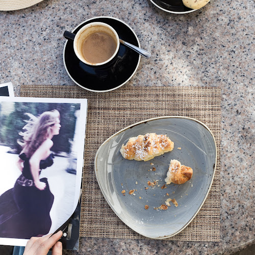 Opinii despre Garden Lounge at The Vineyard Hotel în Cape Town - Hospitality and gastronomy