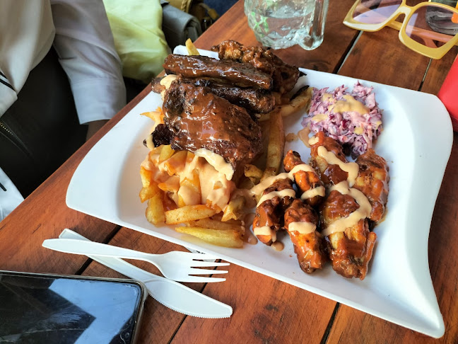 Awethu food joint - Hospitality and gastronomy