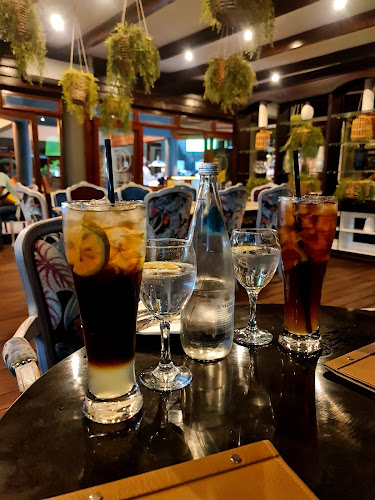 Opinii despre Uhuru Cafe & Wine Emporium în Polokwane - Hospitality and gastronomy