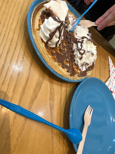 Shop 2, London House, 128 Main Rd, Sea Point, Cape Town, 8001