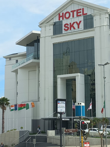 (Central One) Bar & Restaurant