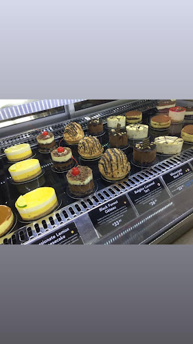 Château Gâteaux Thrupps Centre - Hospitality and gastronomy