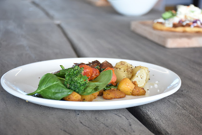 Comentarii opinii despre Moonshot Café