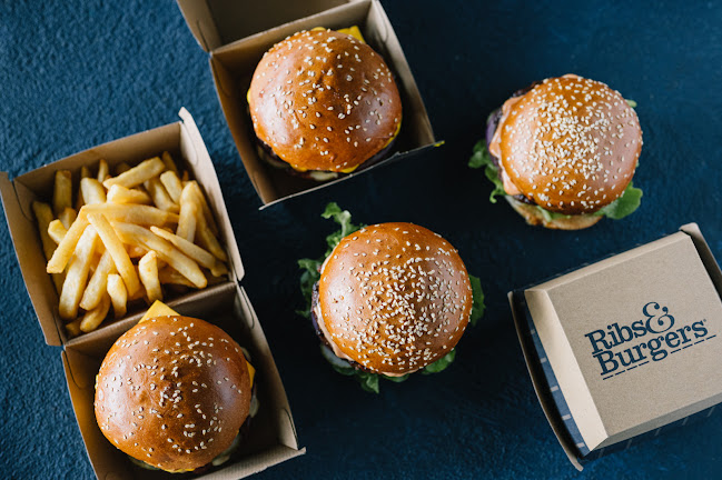 and, Corner Monument, Harvest Place, Blaauwklippen Ave, Glen marais, Kempton Park, 1619