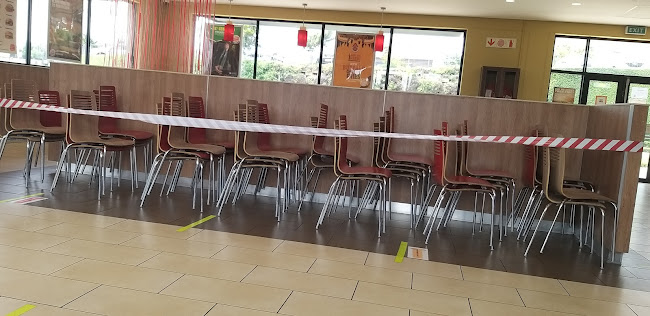 Opinii despre Burger King Olympus Village (Drive-Thru) în Pretoria - Hospitality and gastronomy