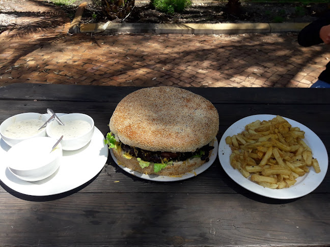 GrubsUp Atlantis Takeaways - Hospitality and gastronomy