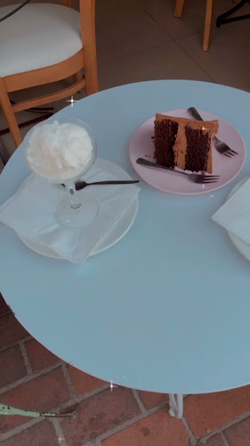 Hyde Square Shopping Centre. 285 Jan Smuts ave Corner Jan Smuts Avenue and, North Rd, Hyde Park, Sandton, 2196