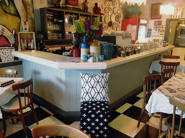 Cafe Nouveau, Pinelands