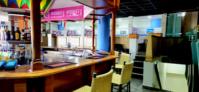 Clippers Bar & Restaurant