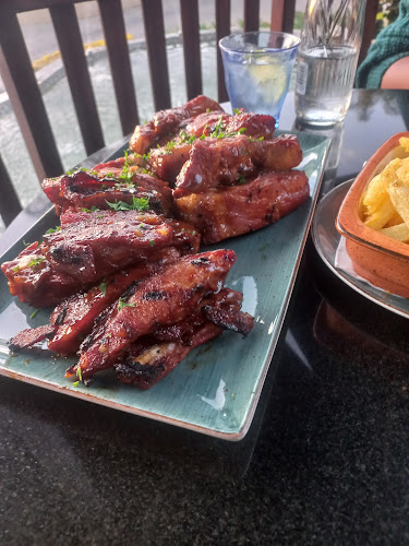 Comentarii opinii despre Uhuru Cafe & Wine Emporium