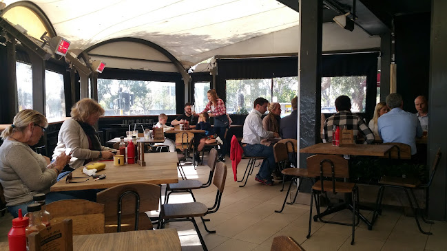 Hudsons - The Burger Joint (Green Point) - Cape Town