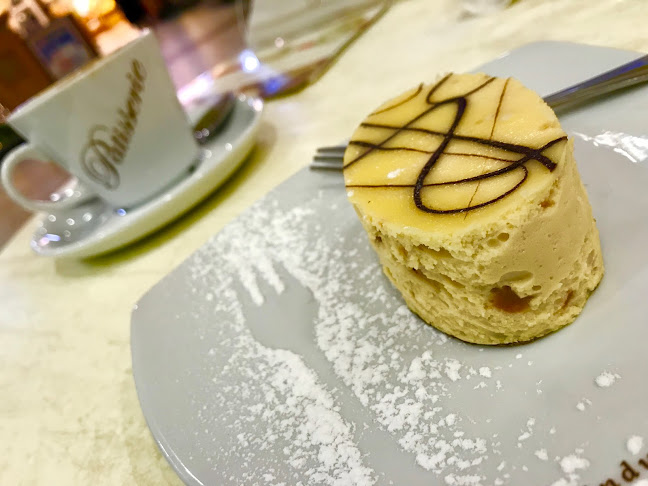 Château Gâteaux Gateway Theatre of Shopping - Hospitality and gastronomy