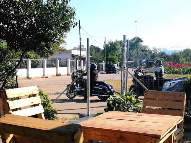 THE GARDEN'S KITCHEN