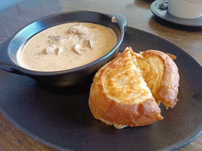 Mugg & Bean - Hospitality and gastronomy