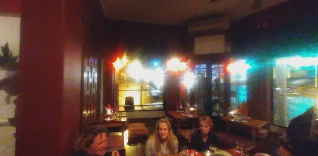 Comentarii opinii despre Yindee's best traditional Thai food in Kloof street dining district