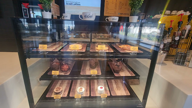 Loch Rd, Kenilworth, Cape Town, 7708