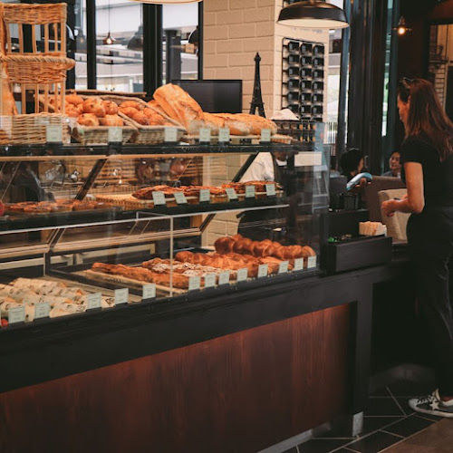 and, The Neighbourhood Square, Shop S15A Corner Club Street, Linksfield Rd, Linksfield, Johannesburg, 2094